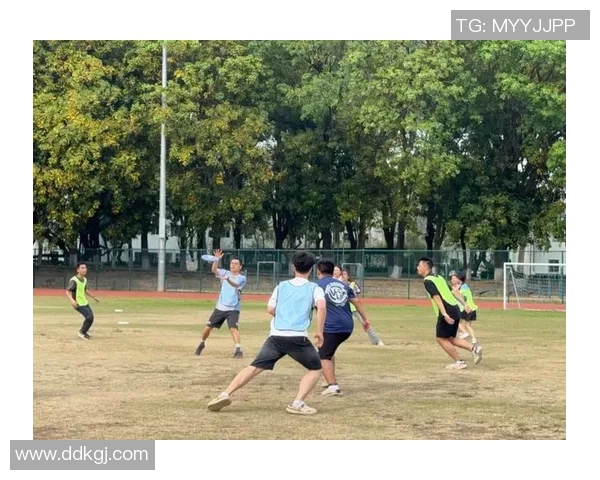 广州飞盘队战术解析：如何在比赛中发挥团队协作与个人技术优势