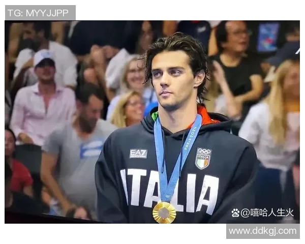 足球明星近视眼镜的魅力与时尚如何影响年轻人的选择与追随 足球明星近视眼镜的魅力与时尚如何影响年轻人的选择与追随