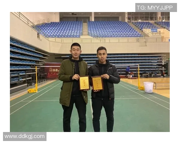 辽宁足球明星表演赛盛况空前球迷共襄盛举展现足球魅力与激情