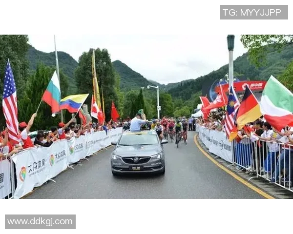 重庆羽毛球队在洲际杯积分榜上以74分稳居第一名展现强劲实力